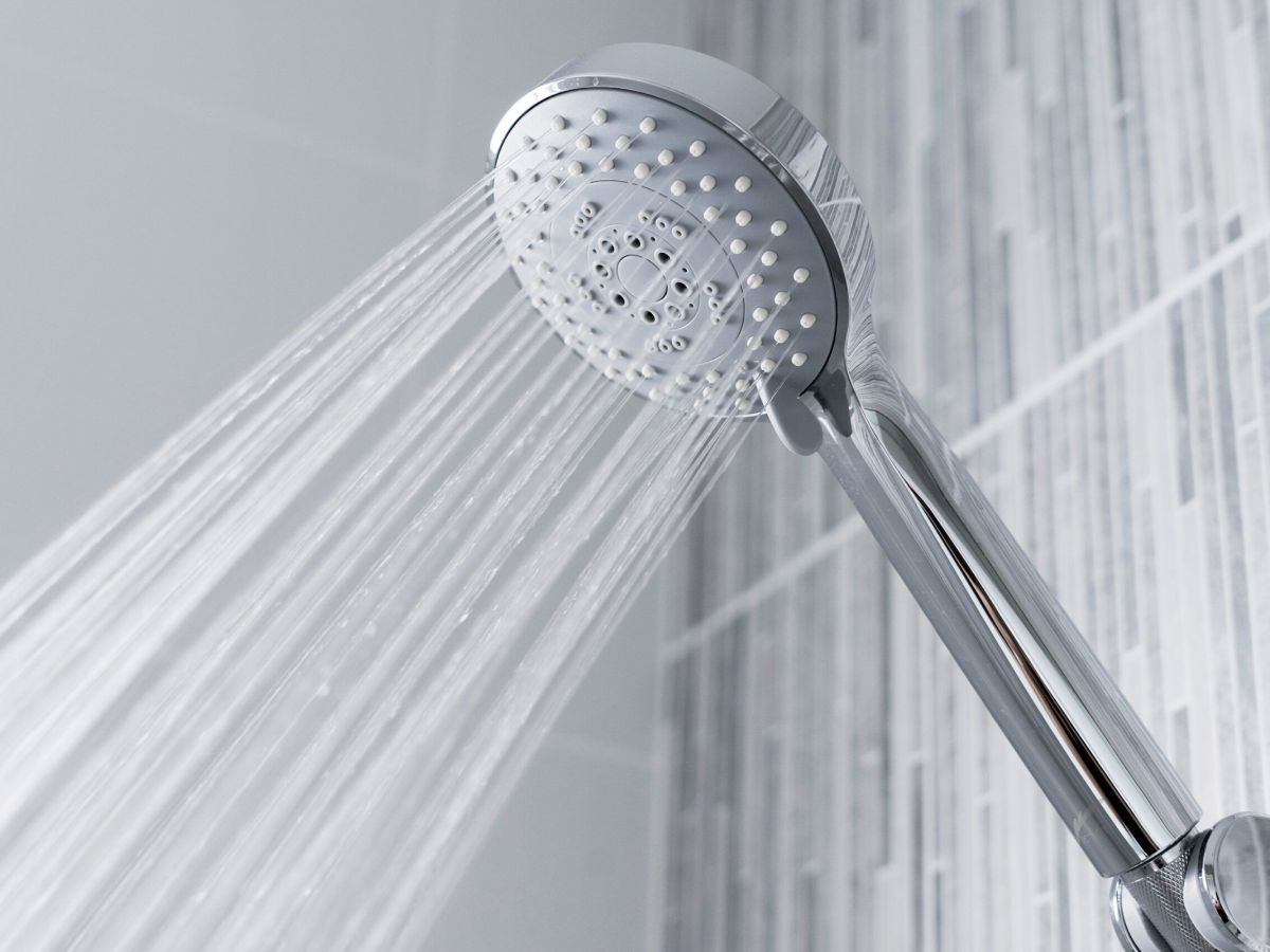 Nhờ áp dụng công nghệ mạ bề mặt Inax Diamond Flash, sản phẩm sen tắm được tăng cường độ bền