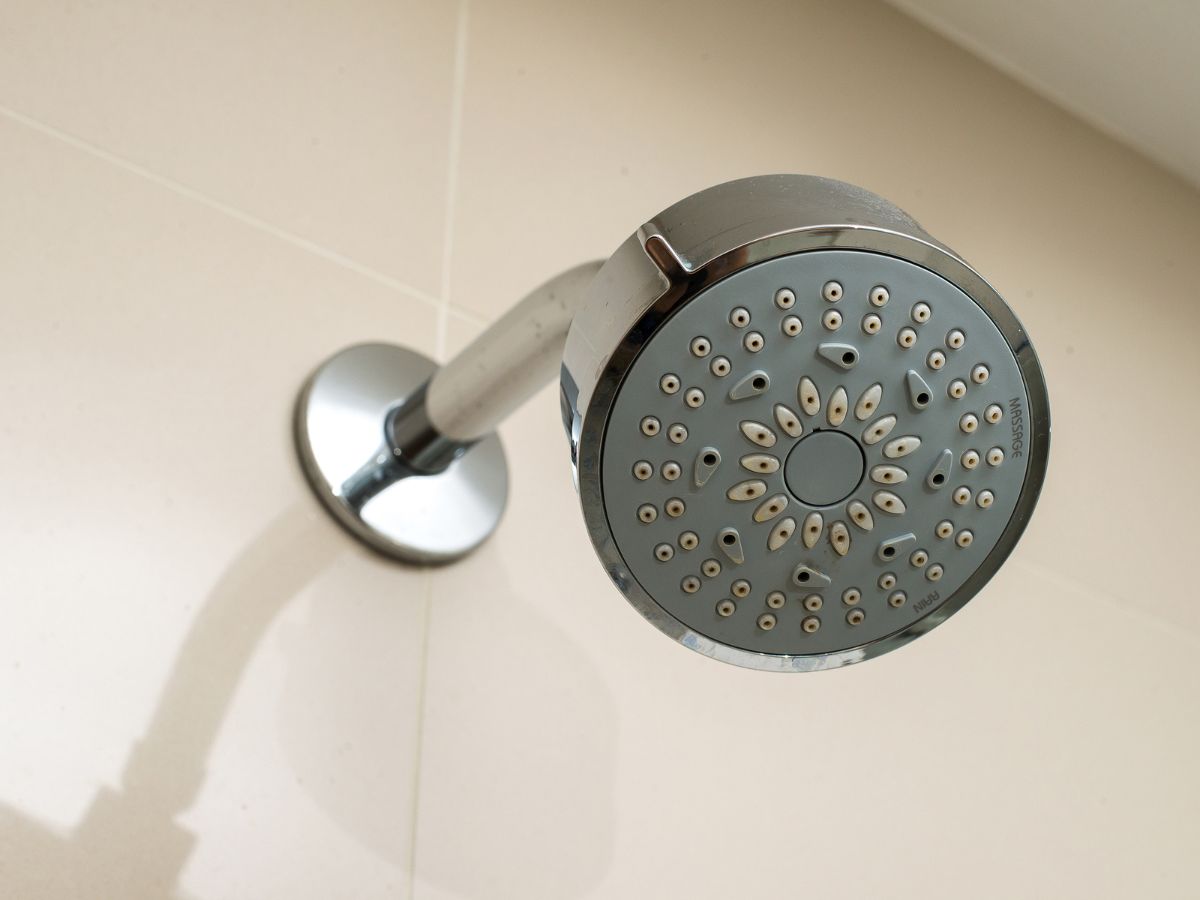 Với công nghệ Air Bubble Shower, sen tắm tạo cảm giác thoải mái cho người dùng