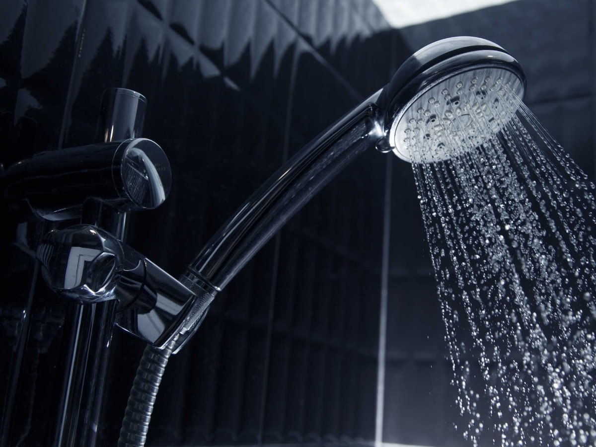 Sen tắm nhiệt độ là loại thiết bị nhà tắm được tích hợp với công nghệ tự động điều chỉnh nhiệt độ